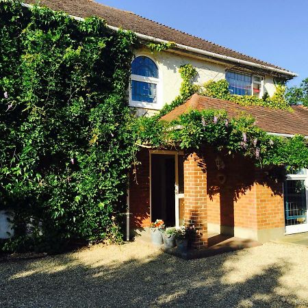 Stapehill Lodge B&B Hampreston Exterior foto